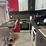 Apartamento 2-bedroom With Private Parking Fast Wifi 3-aircon 3-smarttvs Workdesk Youtube Premium And Netflix *