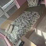 2-bedroom With Private Parking Fast Wifi 3-aircon 3-smarttvs Workdesk Youtube Premium And Netflix Apartamento Varna
