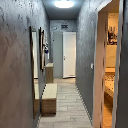 2-bedroom With Private Parking Fast Wifi 3-aircon 3-smarttvs Workdesk Youtube Premium And Netflix *