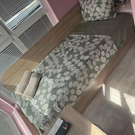2-bedroom With Private Parking Fast Wifi 3-aircon 3-smarttvs Workdesk Youtube Premium And Netflix Daire Varna
