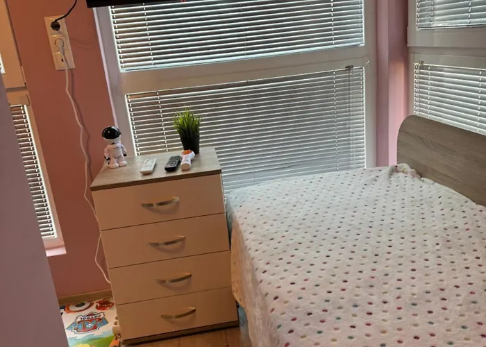 2-bedroom With Private Parking Fast Wifi 3-aircon 3-smarttvs Workdesk Youtube Premium And Netflix Апартамент