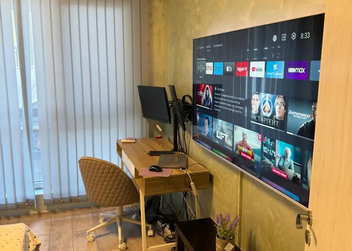 Апартамент 2-bedroom With Private Parking Fast Wifi 3-aircon 3-smarttvs Workdesk Youtube Premium And Netflix Варна