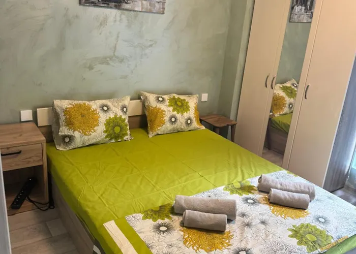 Апартамент 2-bedroom With Private Parking Fast Wifi 3-aircon 3-smarttvs Workdesk Youtube Premium And Netflix *